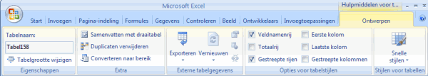 Het lint nadat u op de tab Ontwerpen heeft geklikt